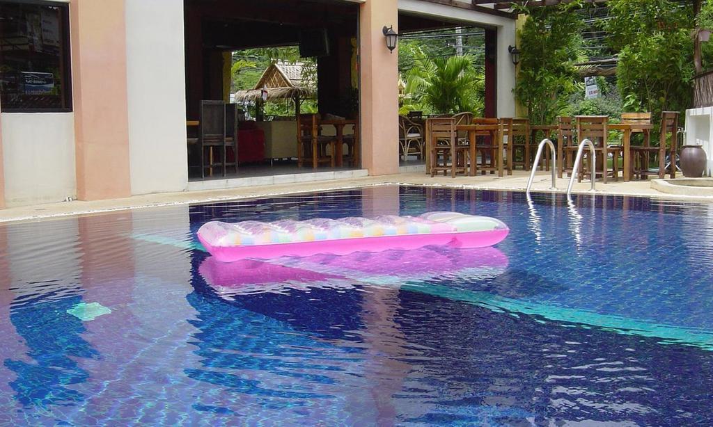 Karon Beach Pool Hotel Phuket Exterior photo